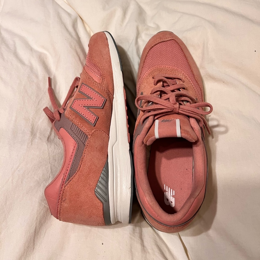 New balance 697 size W11